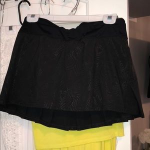 Black lululemon skirt